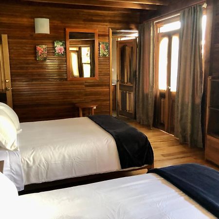 Hostal Zafiro Миндо Экстерьер фото